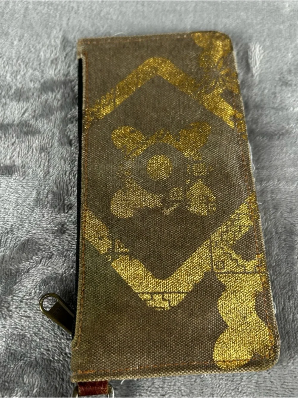 N/A compact canvas