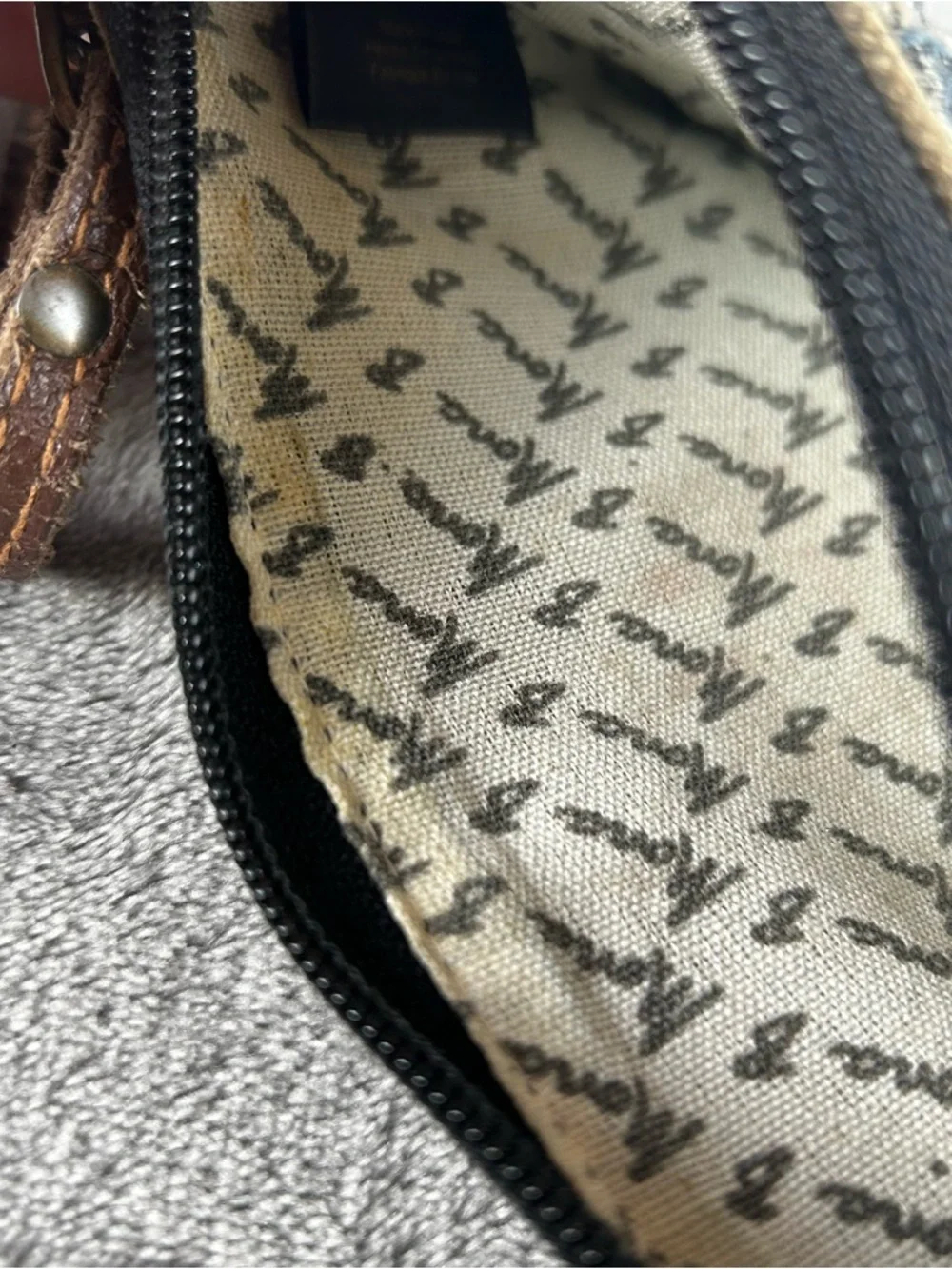 N/A compact canvas