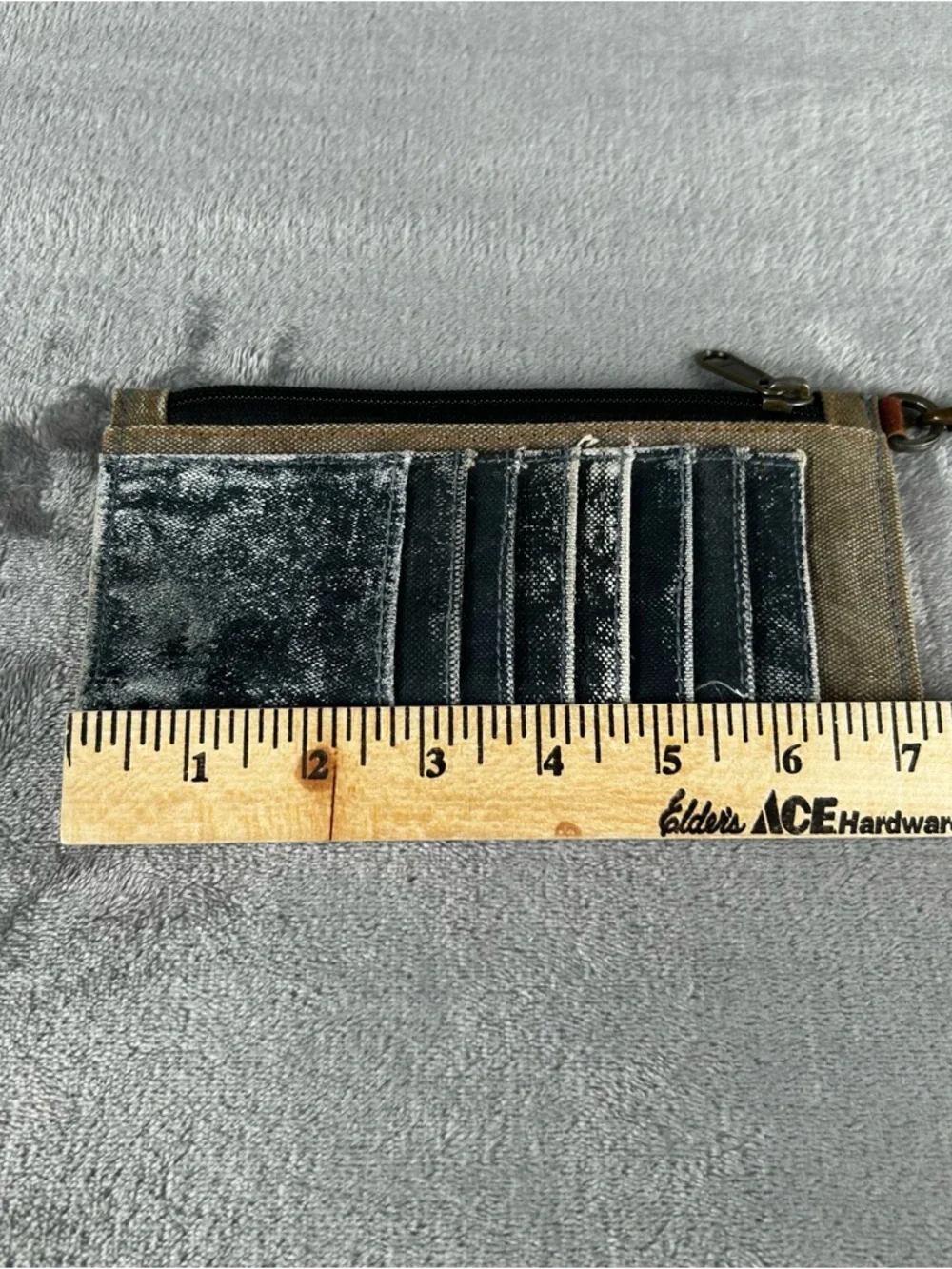 N/A compact canvas
