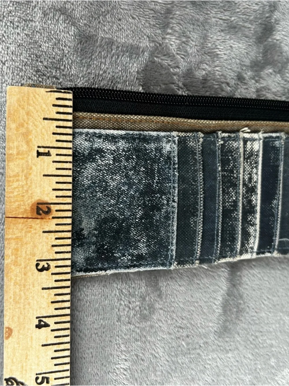 N/A compact canvas