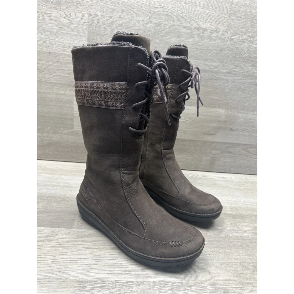 TEVA‎ Kiru Brown Nubuck Leather  Fleece Lined Mid Calf Boots Decorative Woven 8