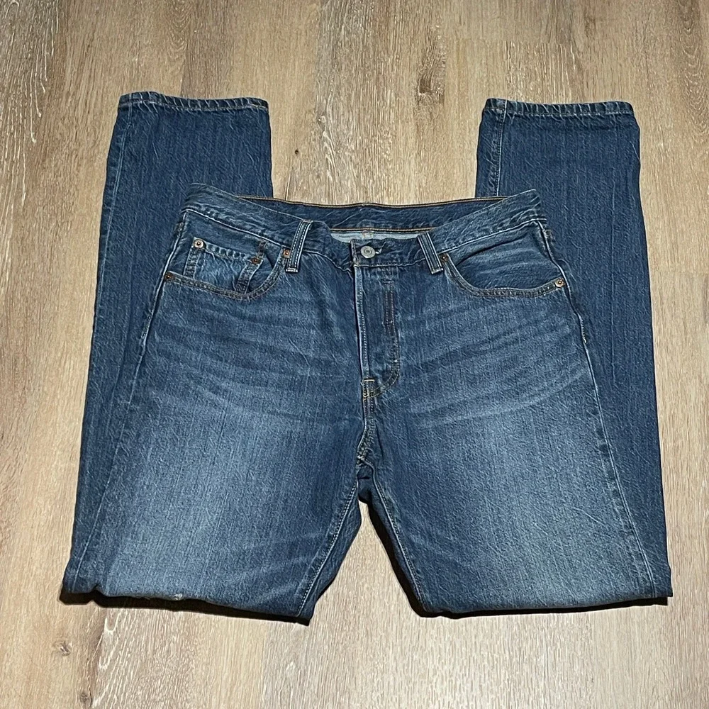 Levis these material