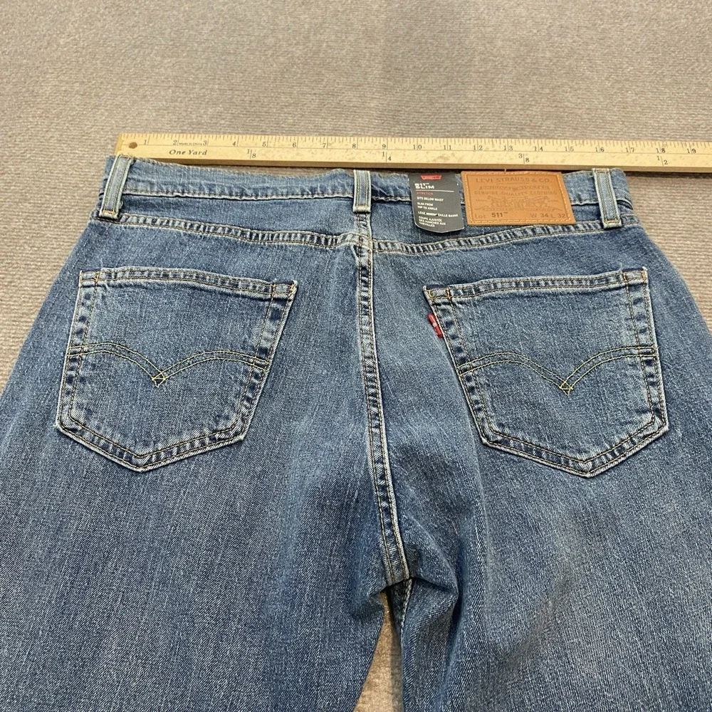 Levis located so please