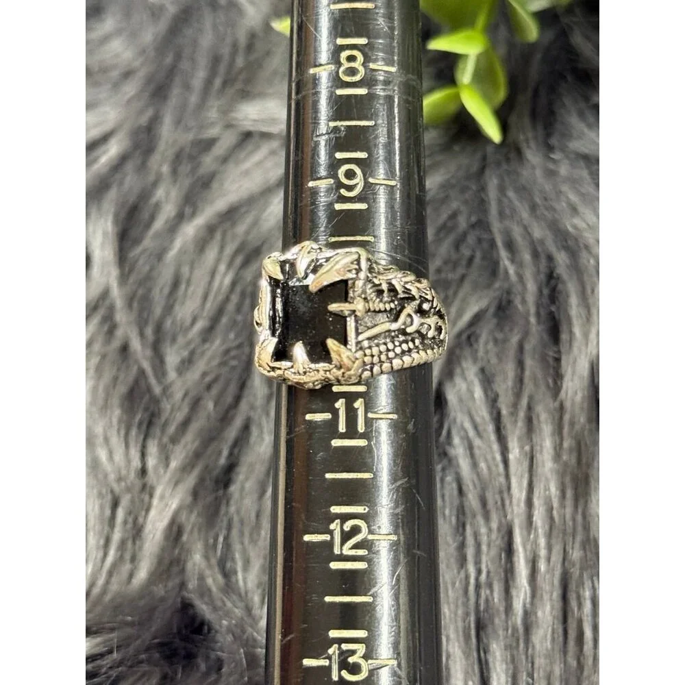 N/A *silver clawed