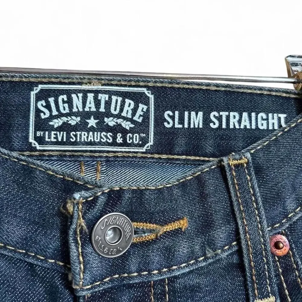 Levis these signature