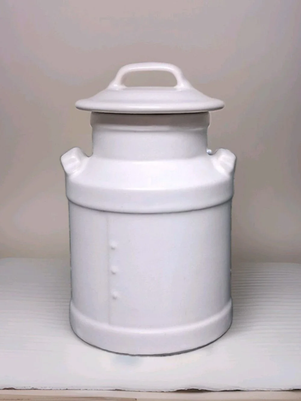Vintage McCoy Pottery White Milk Can With Lid 330 **NICE **