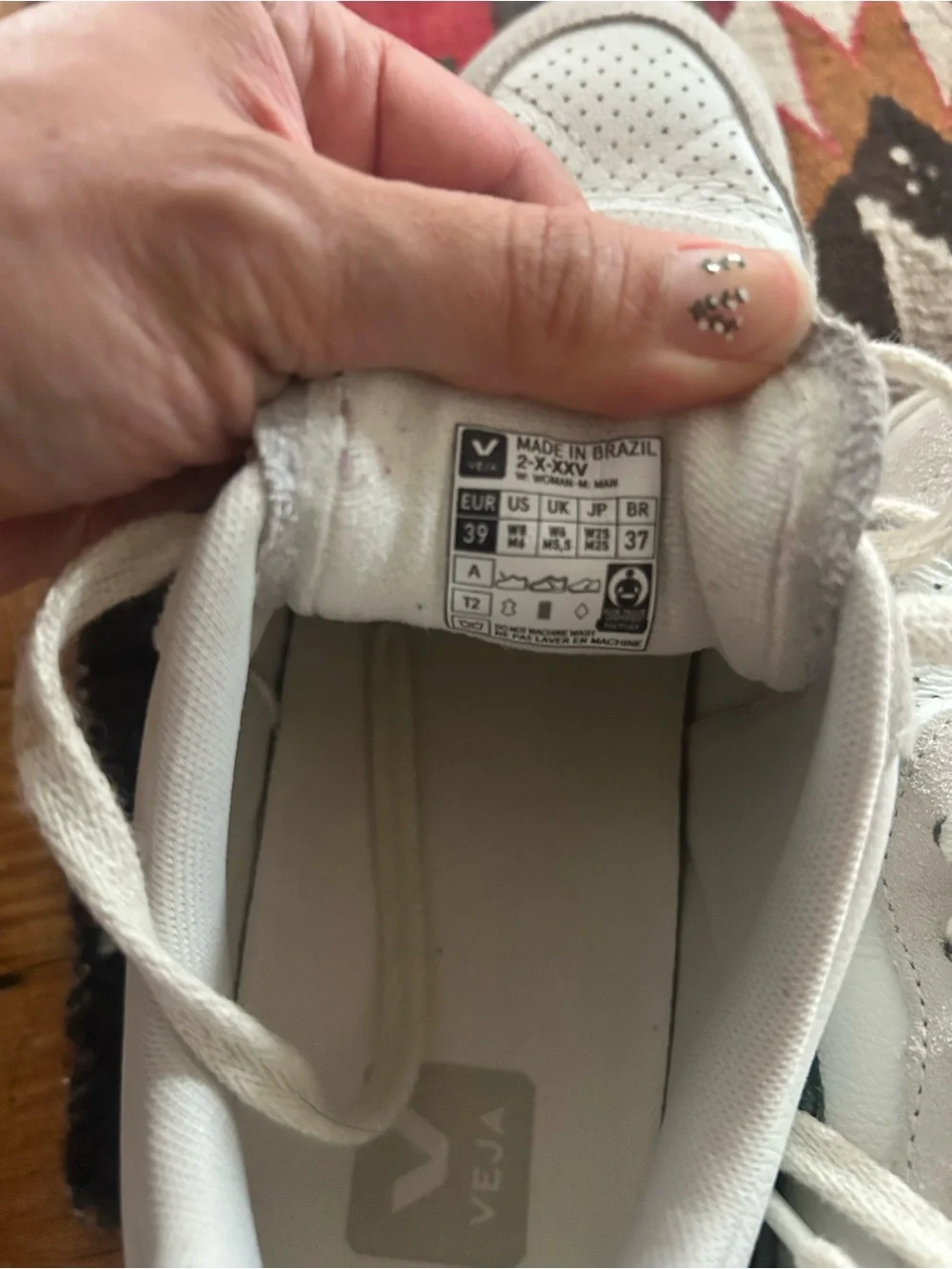 Veja clean white