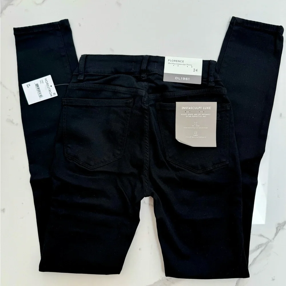 DL1961 nwt women