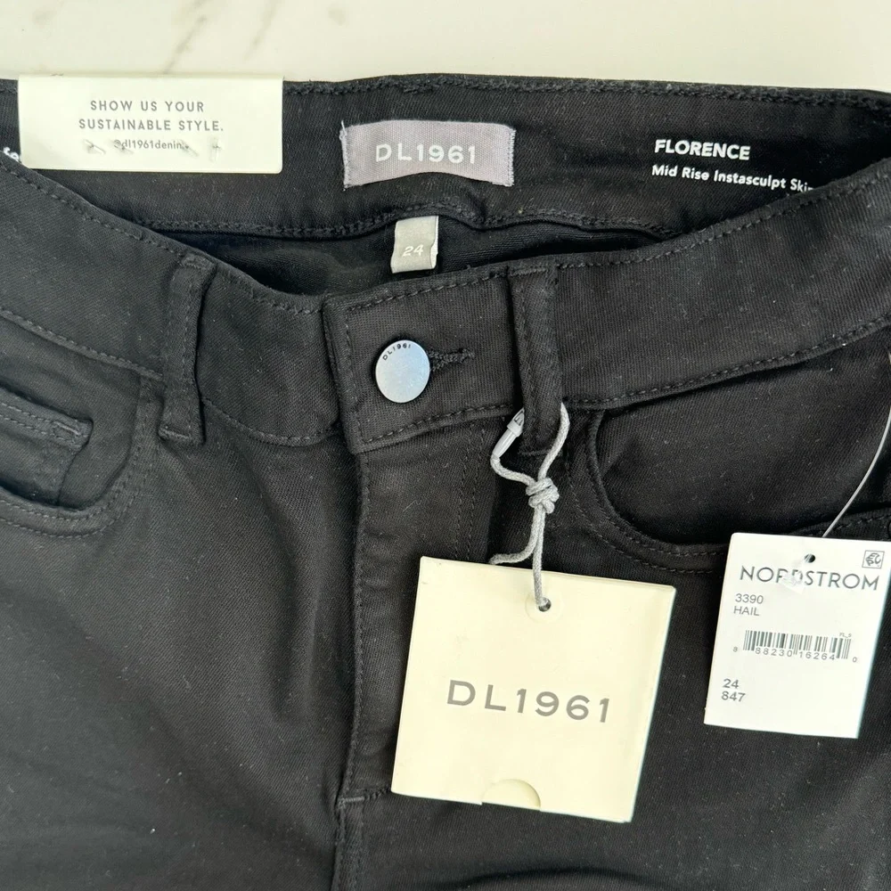 DL1961 nwt women