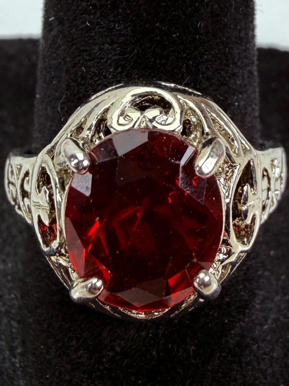 Vintage silvertone red center bling size 8 1/4 ring