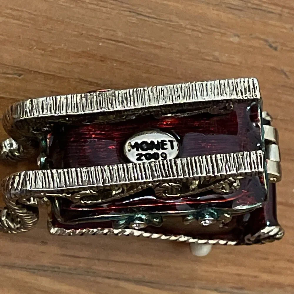 Monet metal red