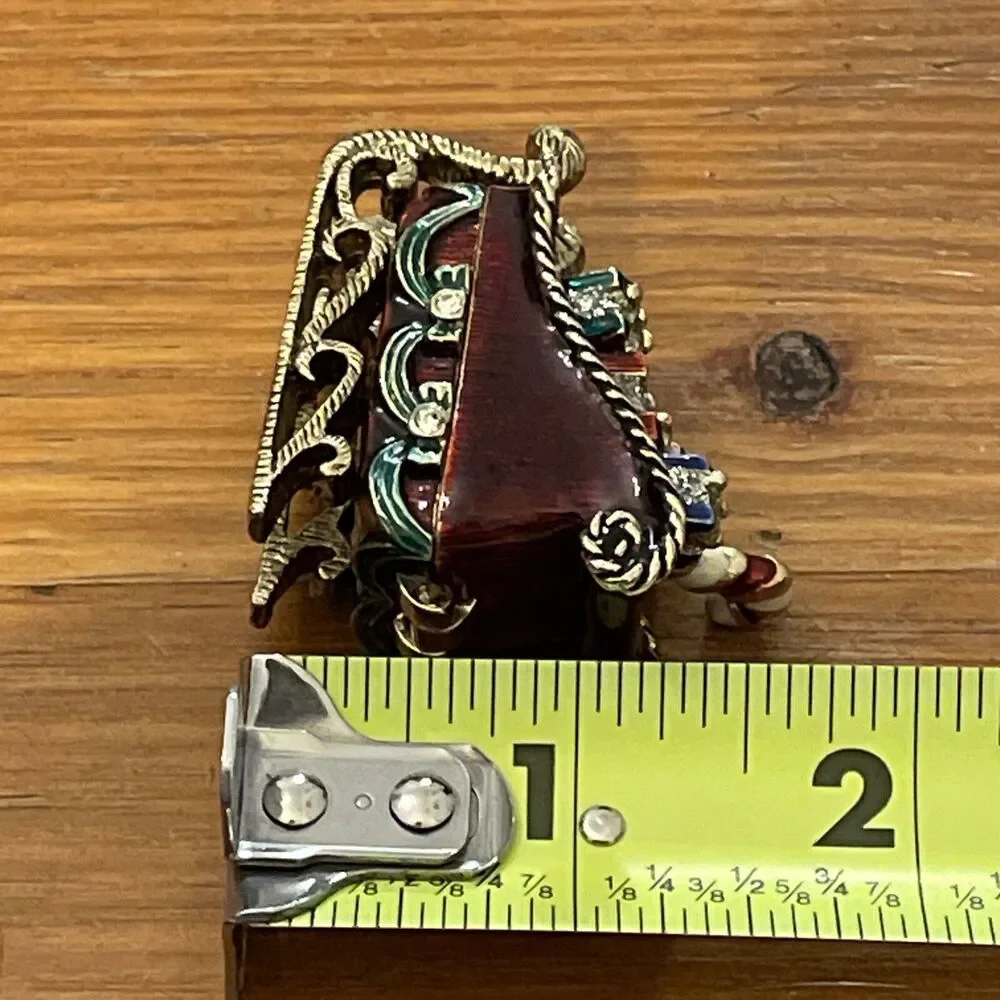 Monet metal red