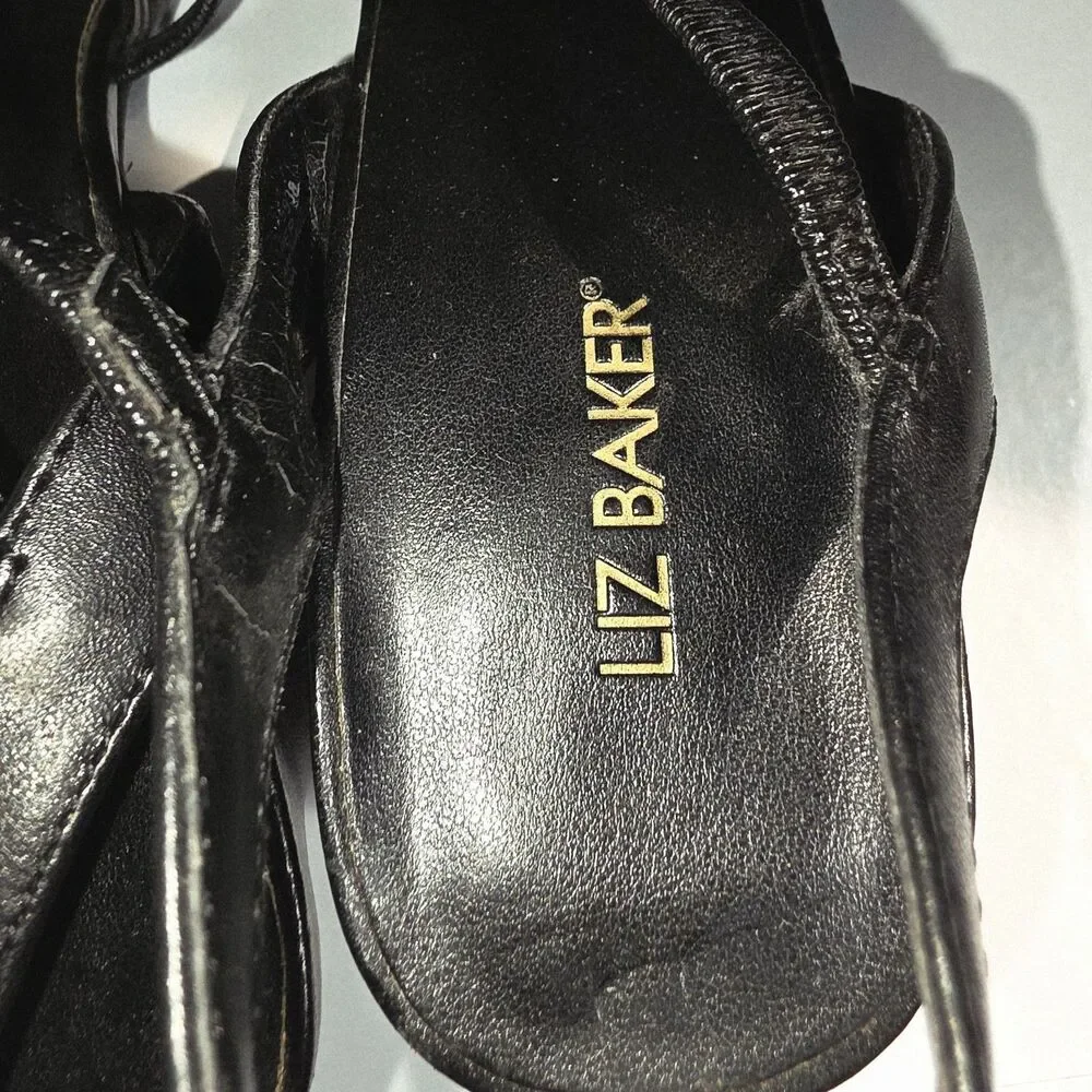 Liz Baker ️︎brand liz
