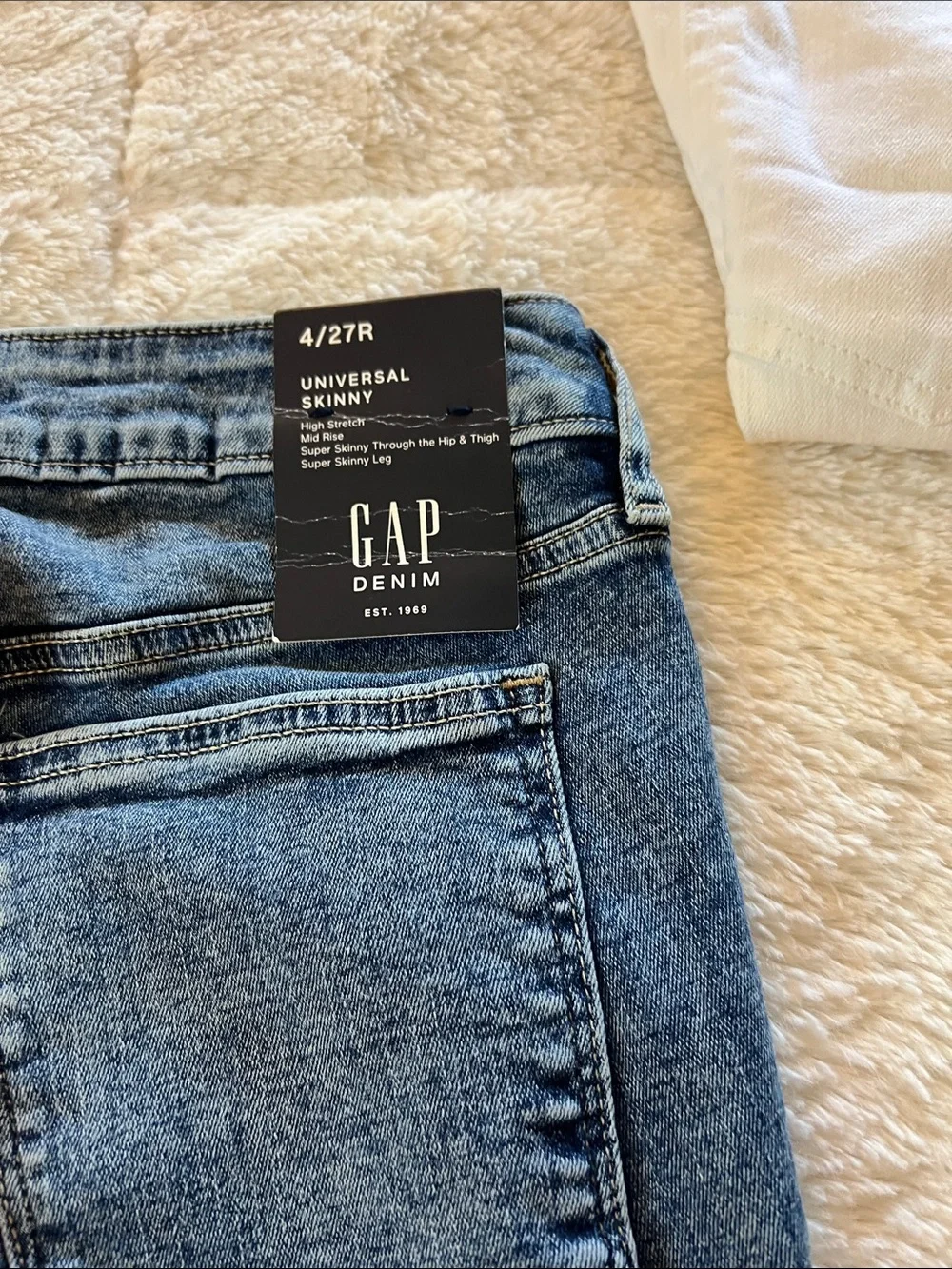 GAP nwtuniversal midrise