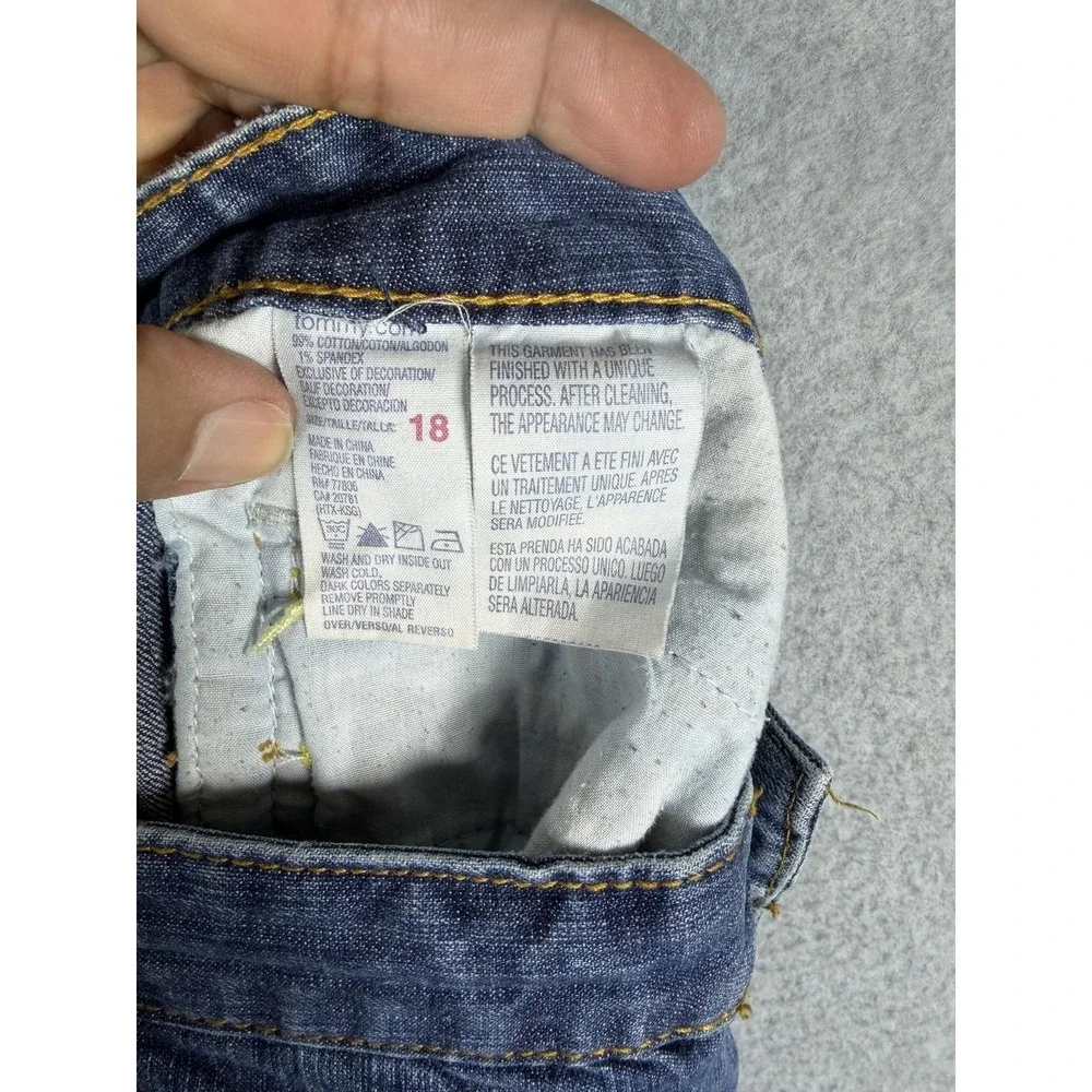 Tommy Hilfiger title tommy