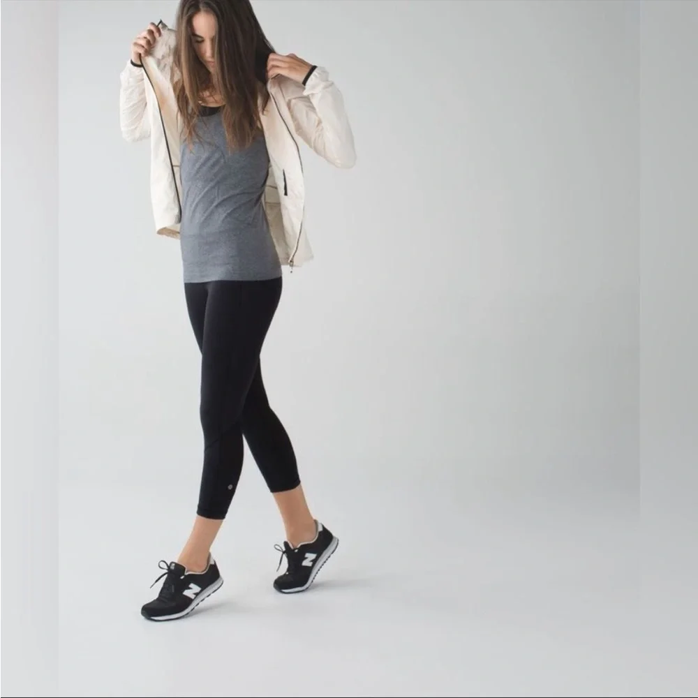 Lululemon Athletica Black Pace Rival Crop Cropped Leggings 22” Women’s Size 6