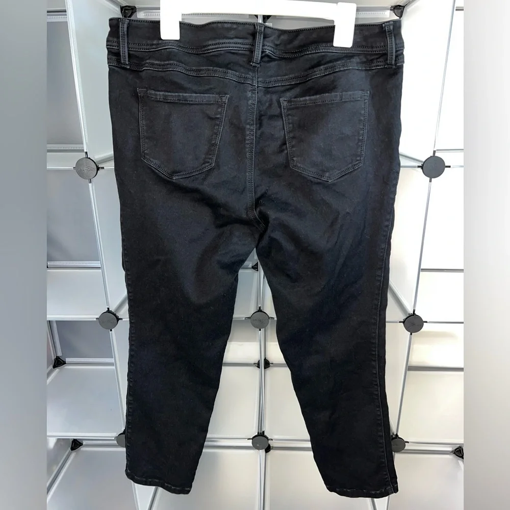 Torrid Women's Luxe Skinny Sateen Stretch Black Jeans Size 16S