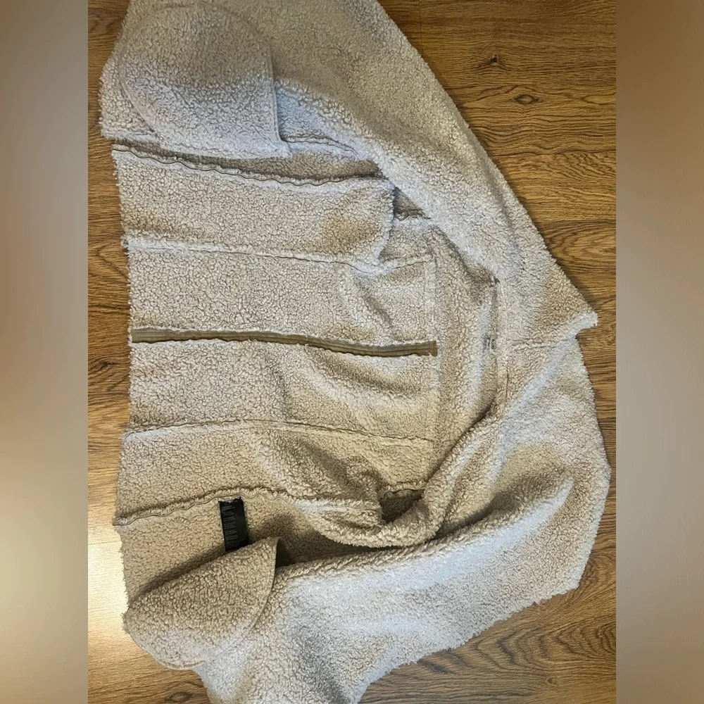 Ecote stay cozy