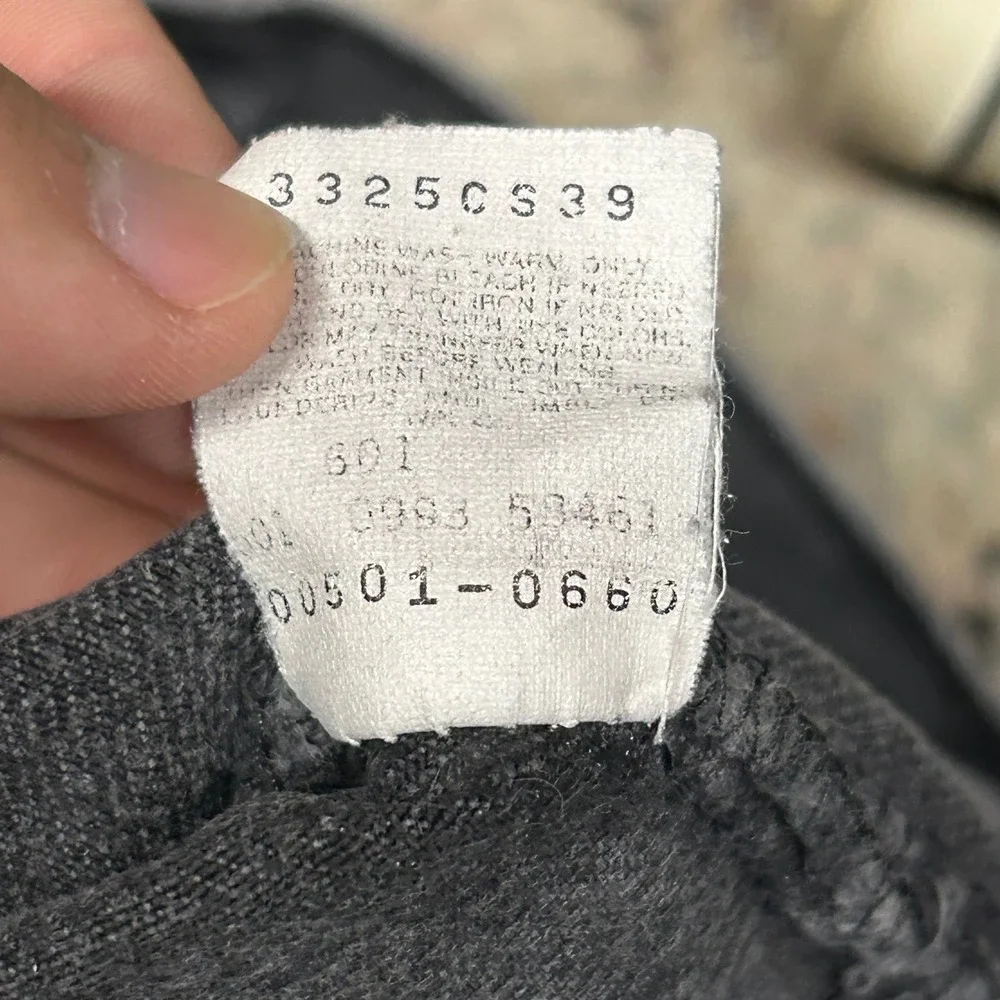 Levis measurements waist