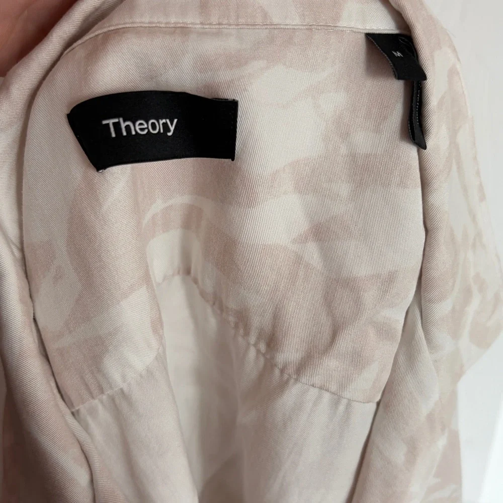 Theory 20” 25”