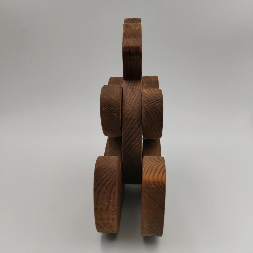 The Unbranded Brand vintage jointed