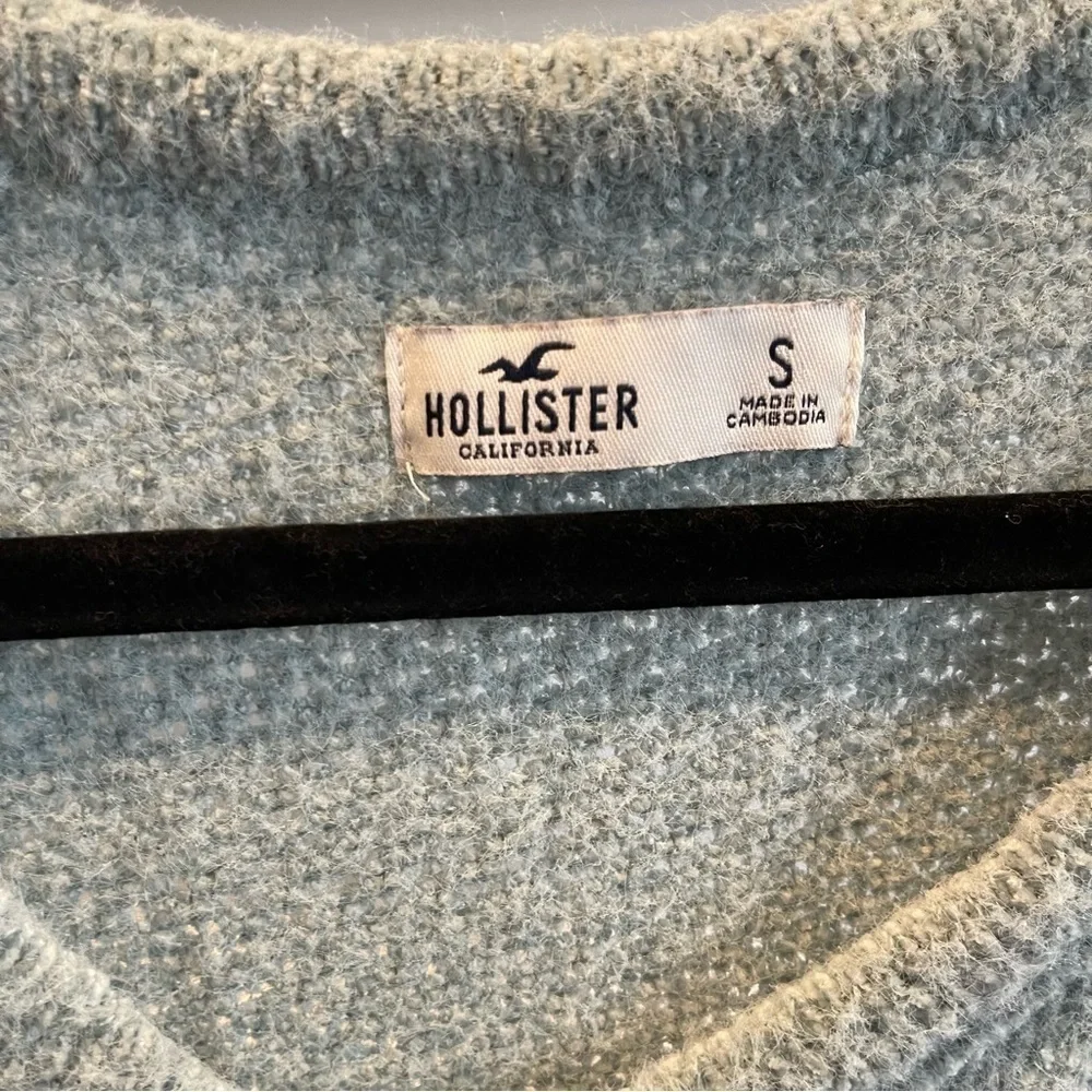 AE: HOLLISTER KNIT LONG SLEEVE SOFT SWEATER- GREEN - SIZE S