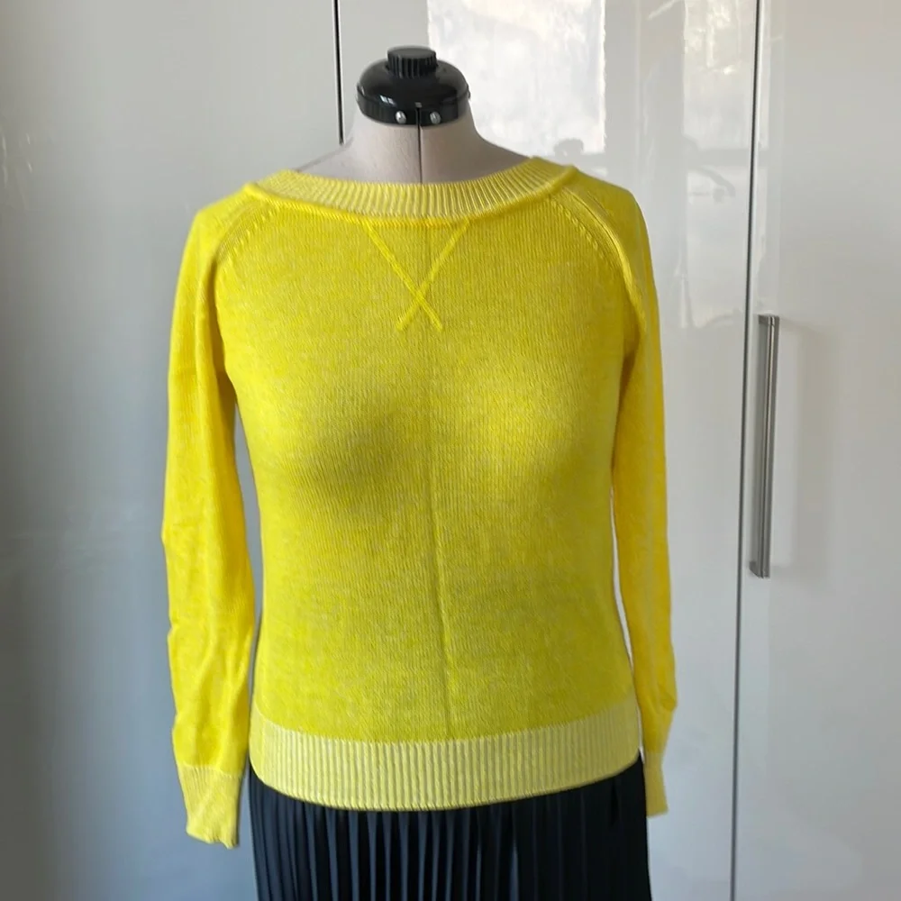 GAP Sweater Color-Yellow Size- Small NWOT