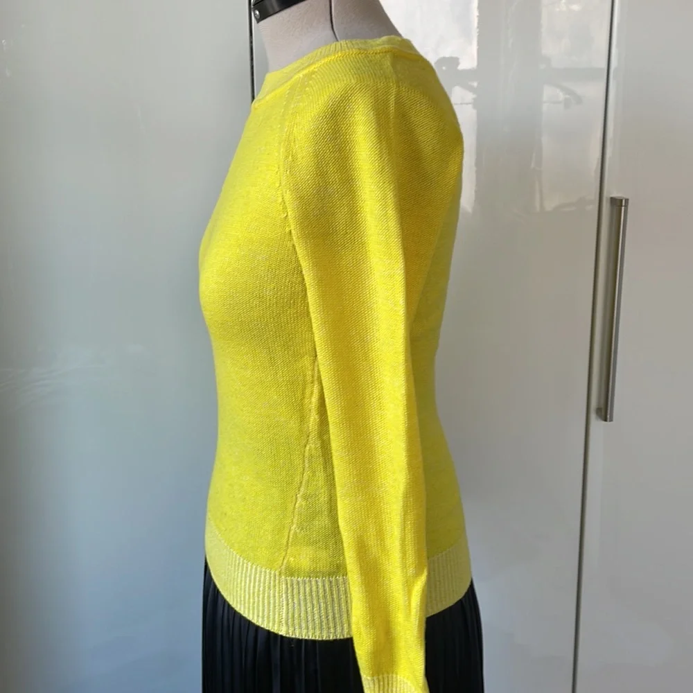 GAP sweater color