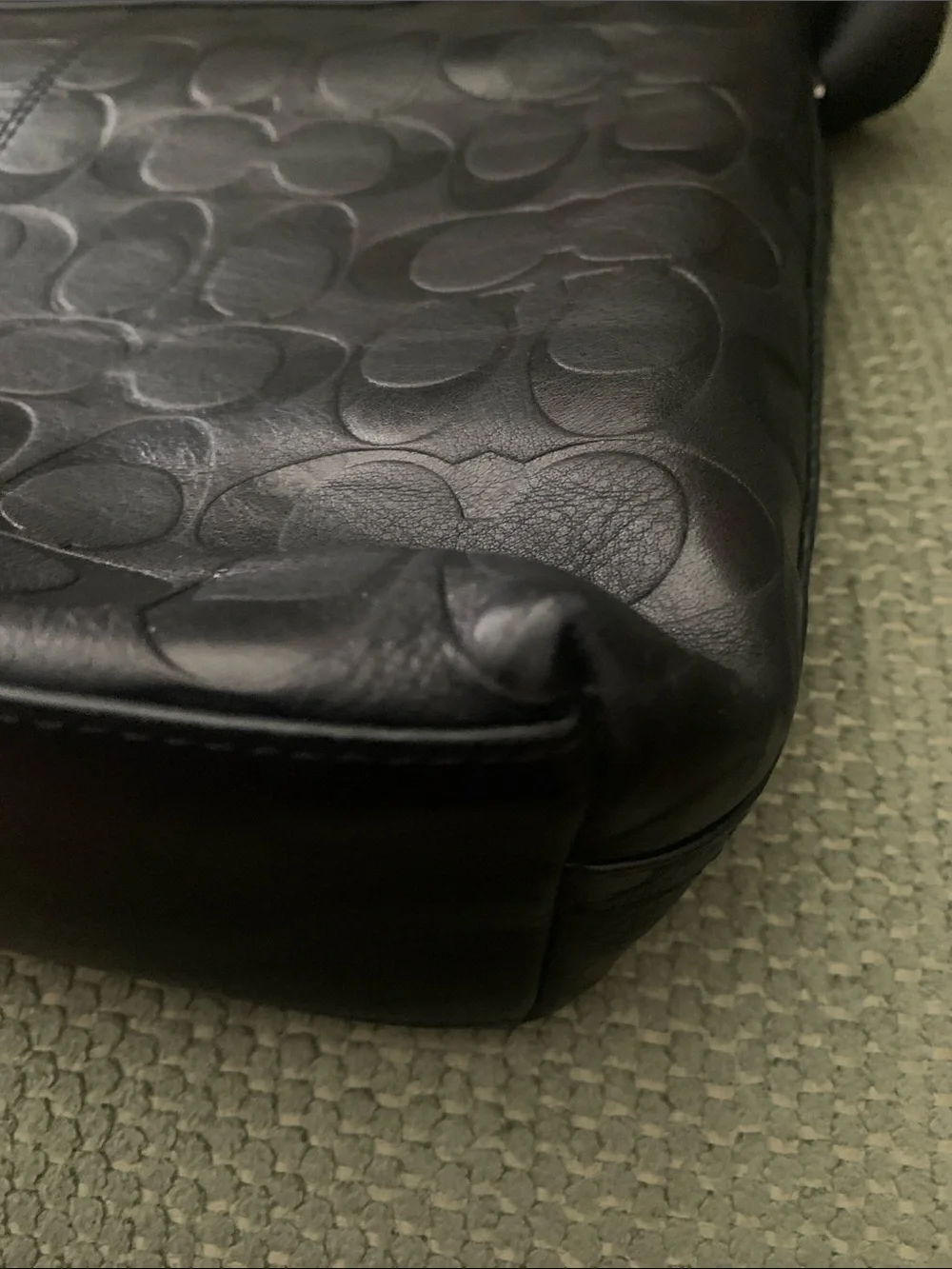 Coach authentic comes
