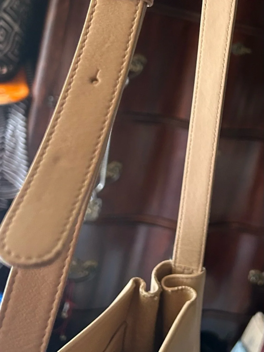 Cuyana few leather