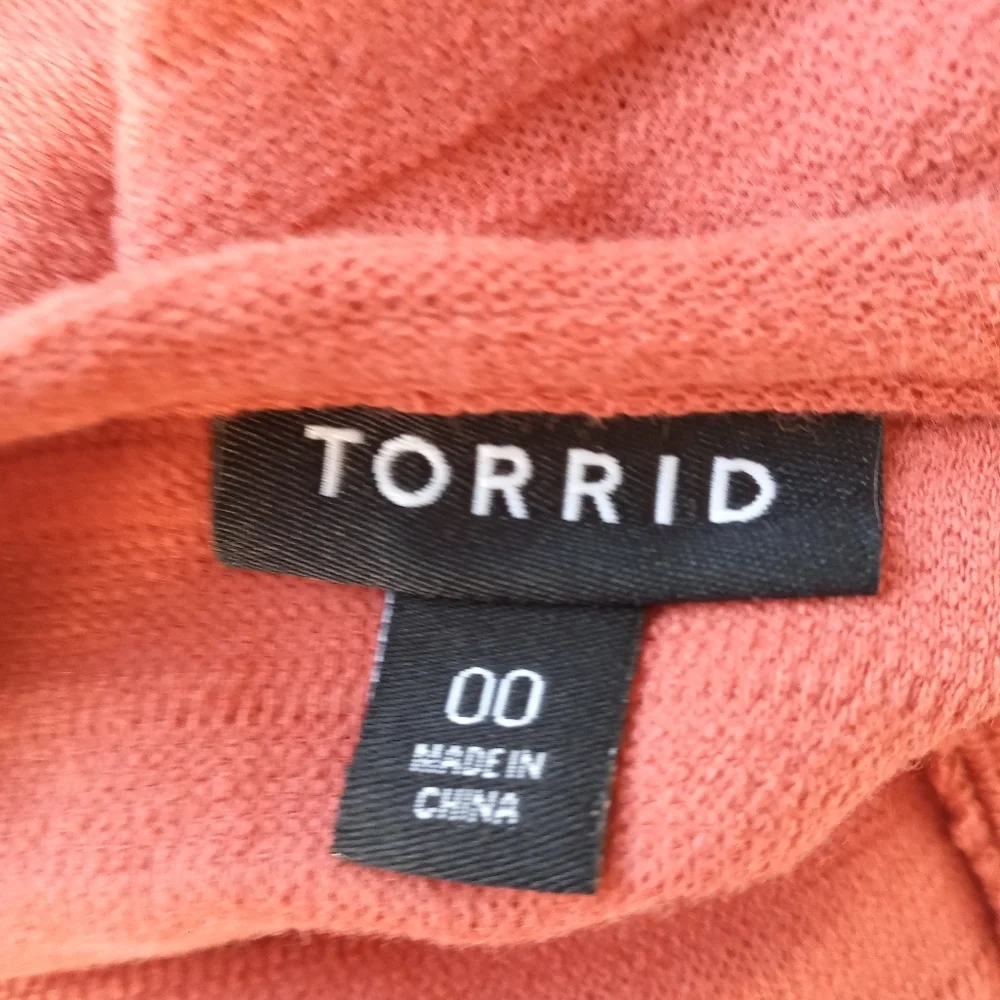 torrid 00 red