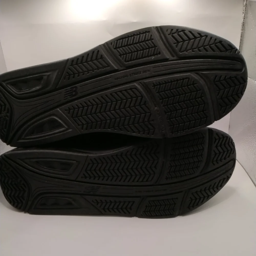 New Balance durable black