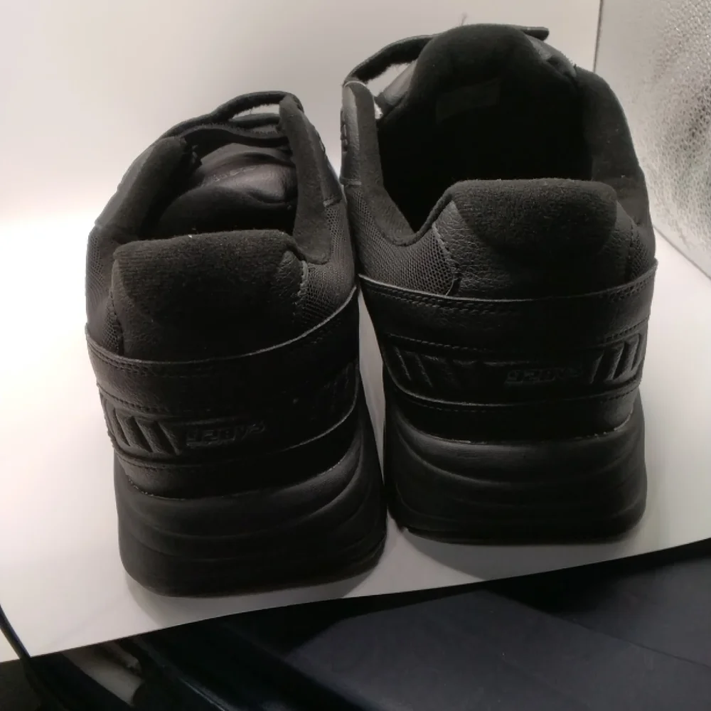 New Balance durable black