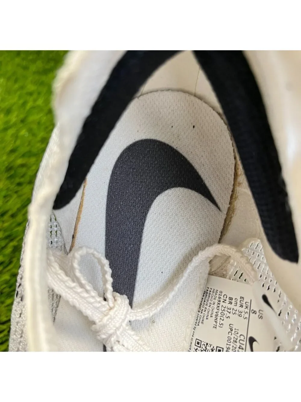 Nike ZoomX Vaporfly Next% 2 Womens Size 8 White Black Running Shoes Sneakers