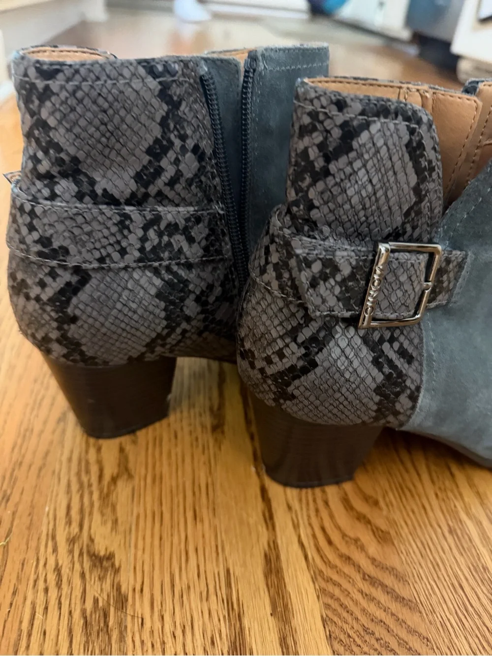 Vionic suede ankle