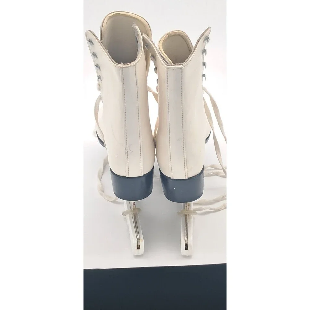 CCM Champion Deluxe Skates Ladies Sz 11 Figure Ice Skates