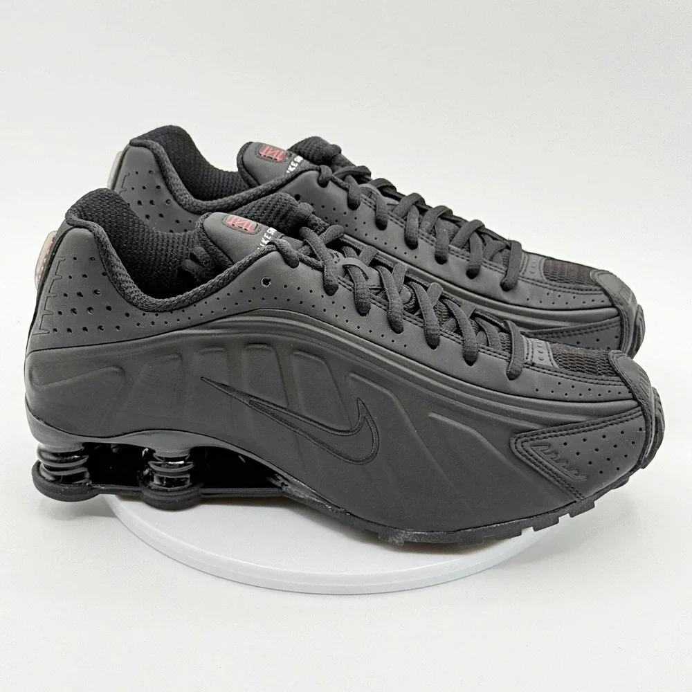 Nike Shox R4 'Black Max Orange' / Size 8.5 Womens / AR3565-004