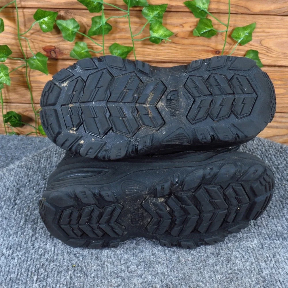 The North Face Chilkat Lace II Kids Snow Boot Size 2 Winter Waterproof Black