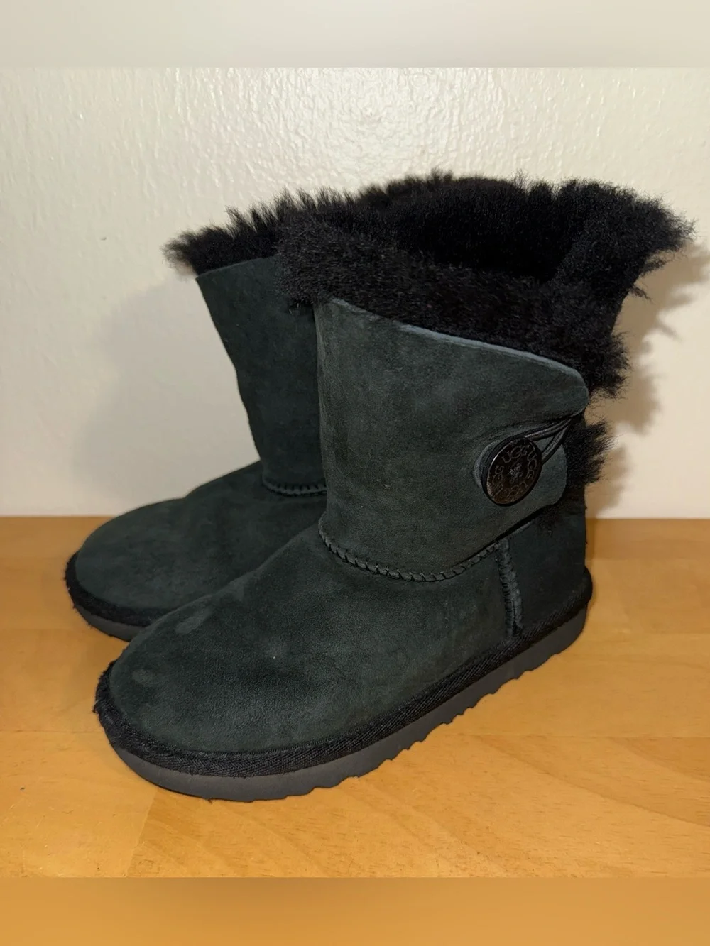 UGG keep little