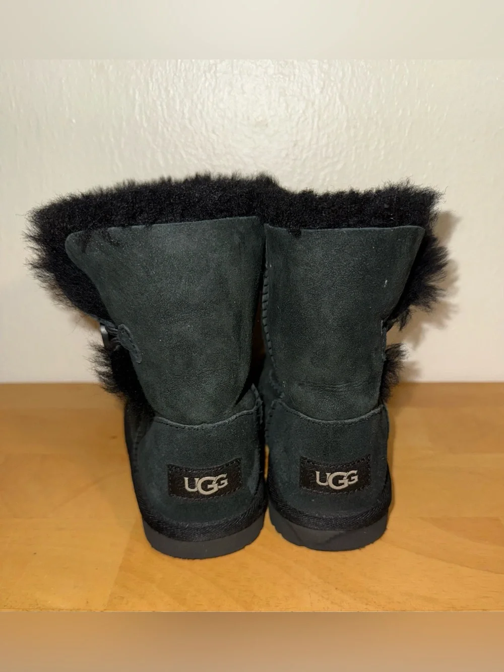 UGG keep little