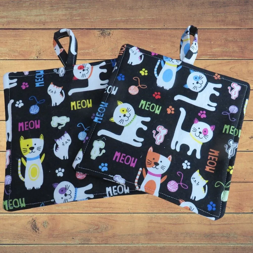 Handmade potholder cat