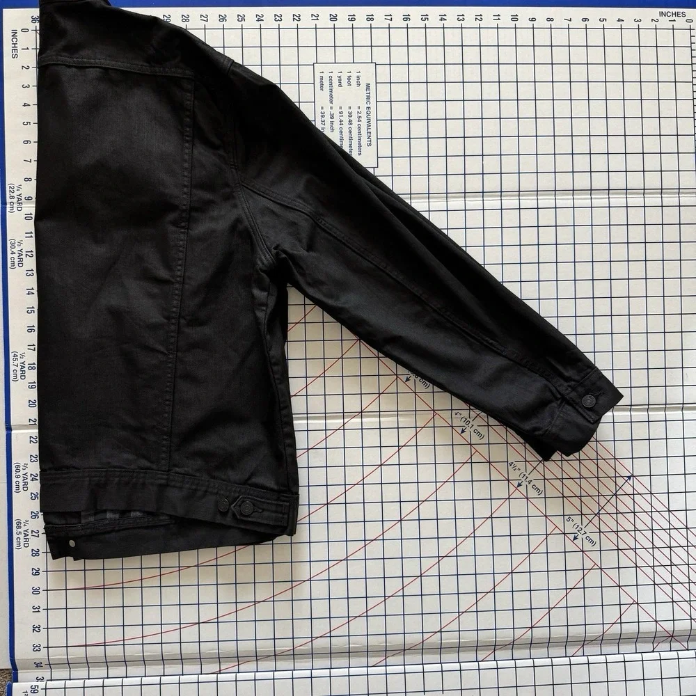 Banana Republic staple going