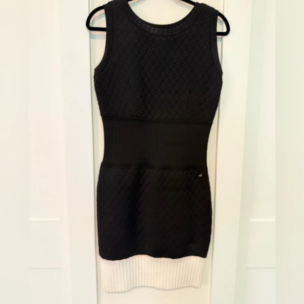 CHANEL stretch quilted