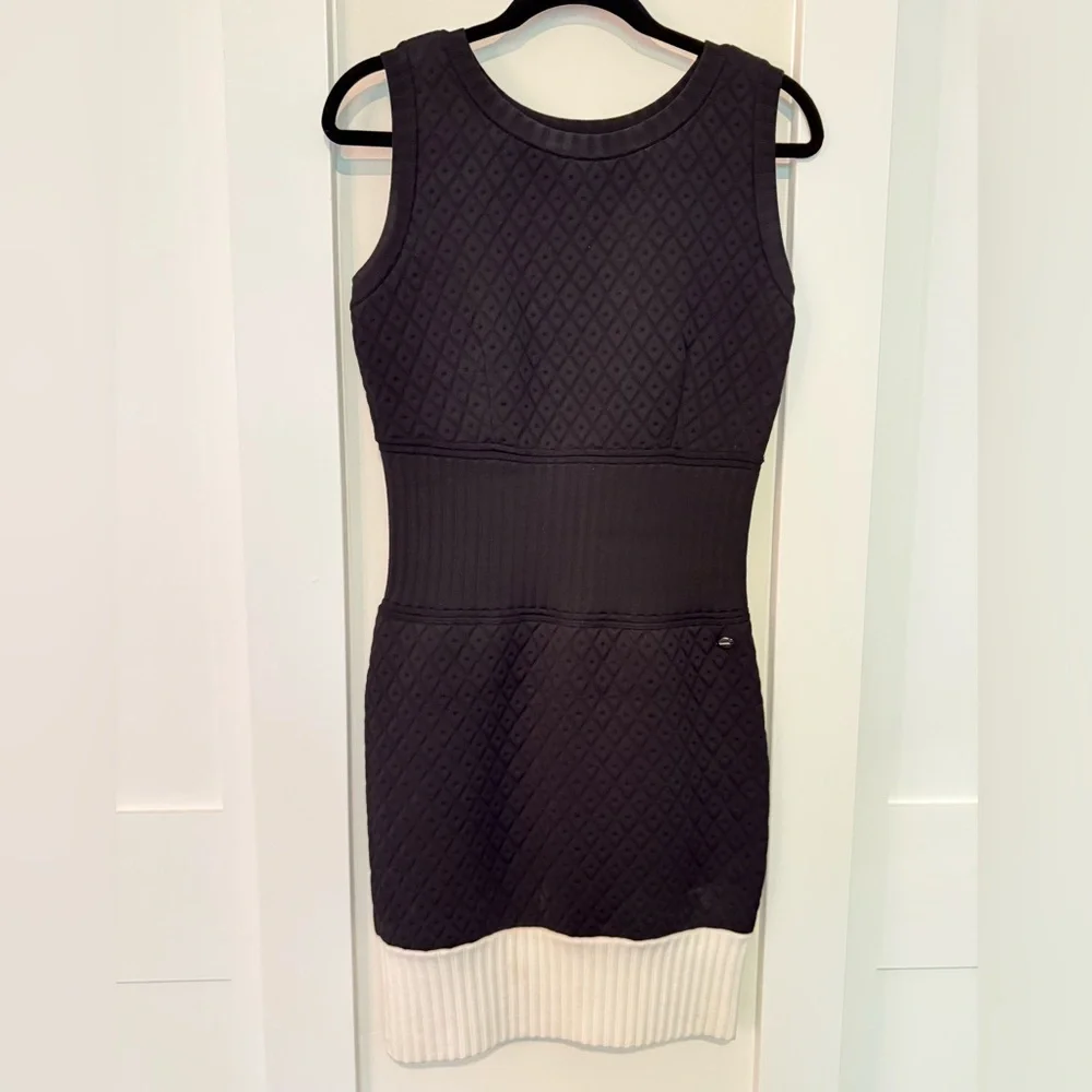 CHANEL stretch quilted