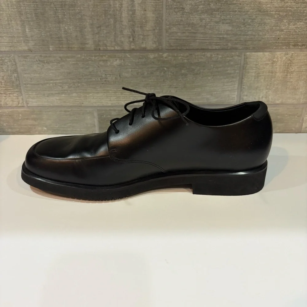 Rockport sleek black