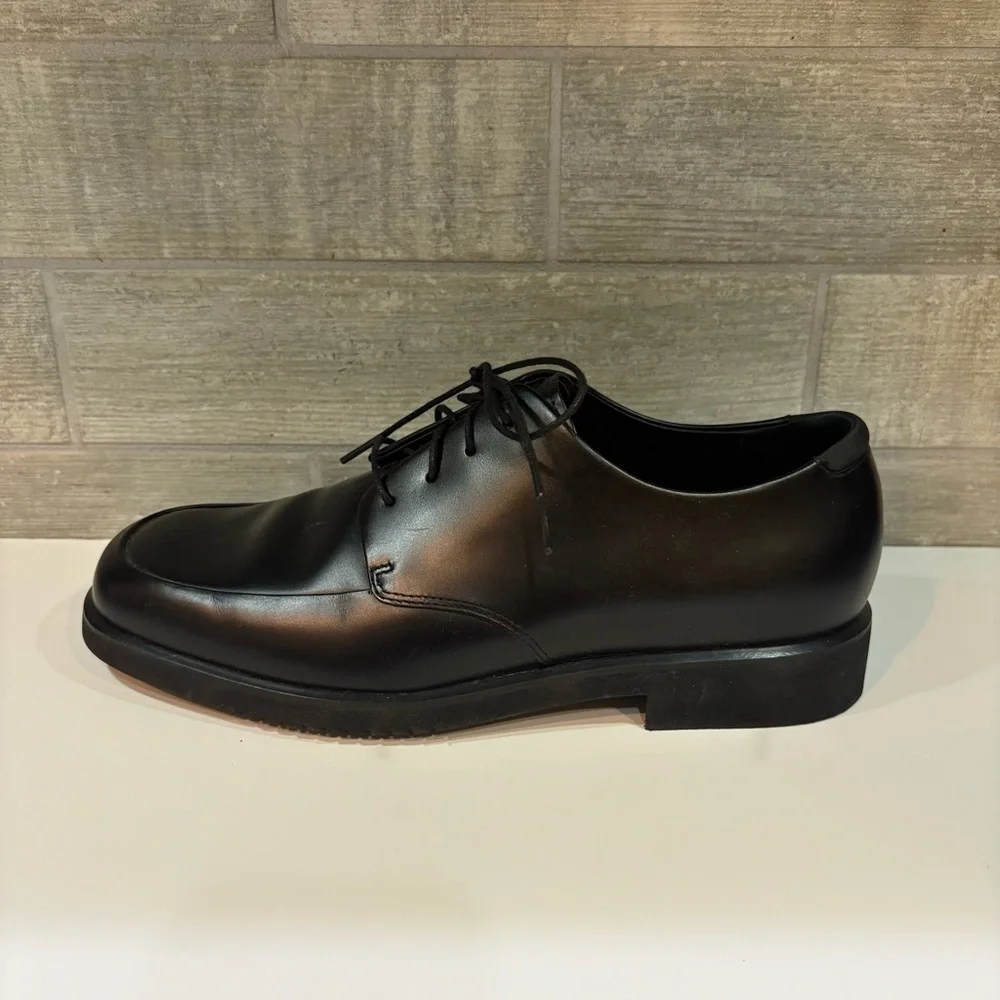 Rockport sleek black