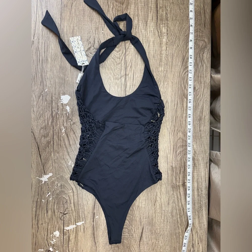 Frankies Bikinis nwt