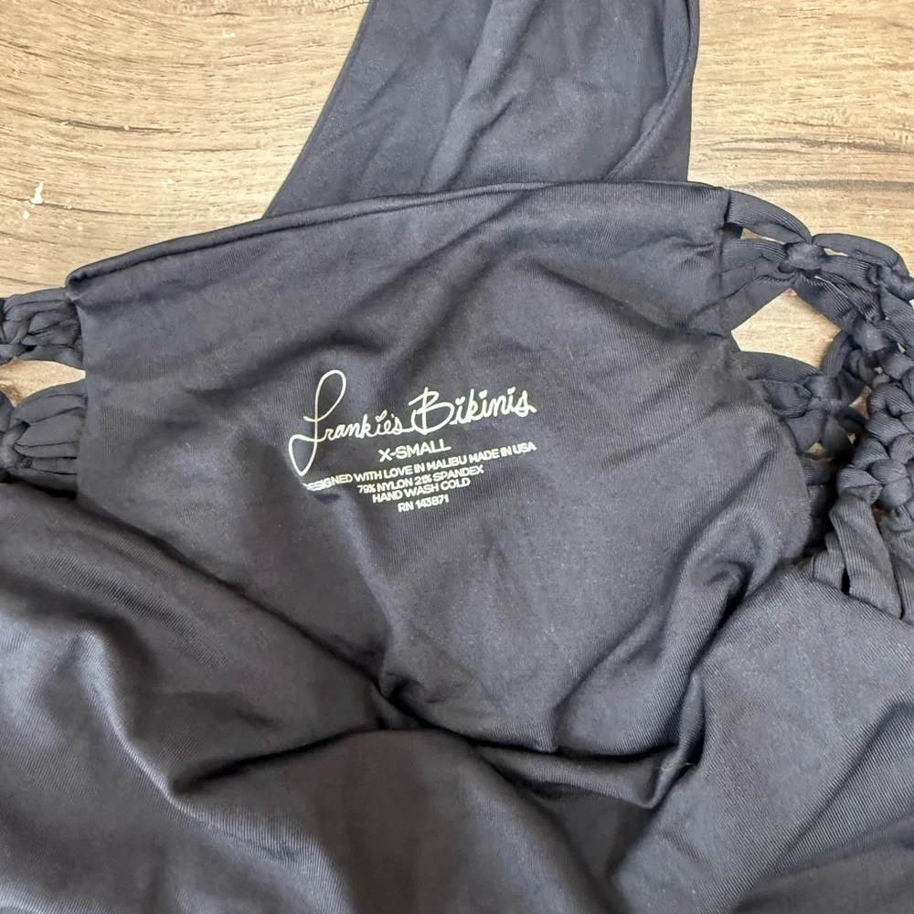 Frankies Bikinis nwt