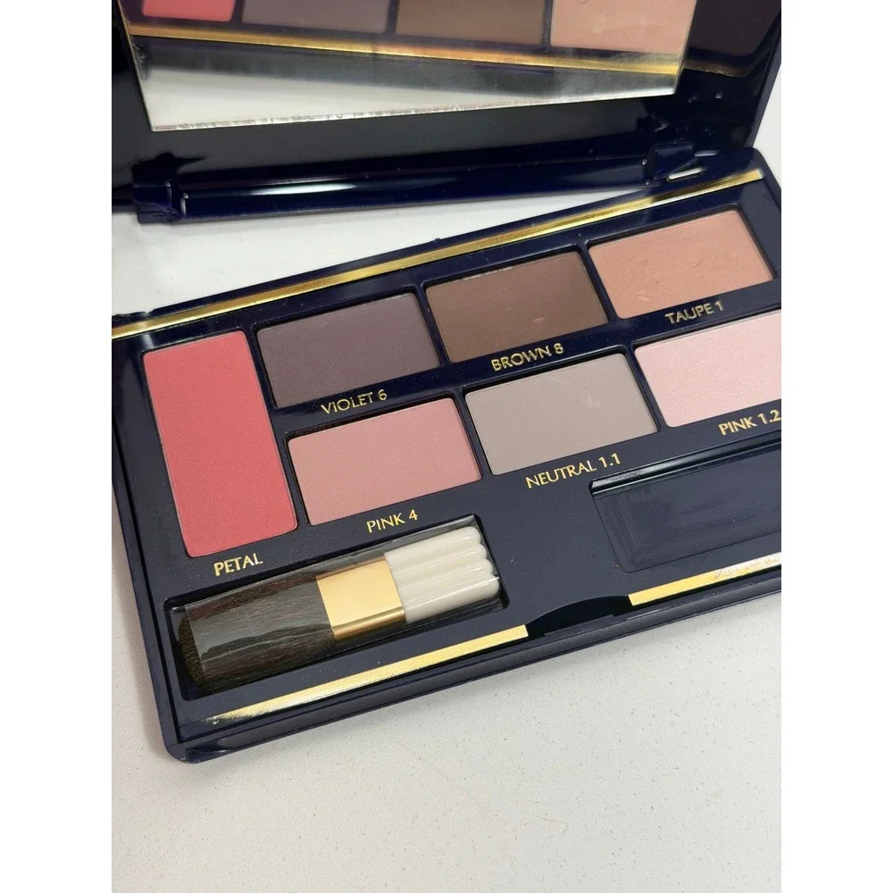 Estee Lauder estee scratching
