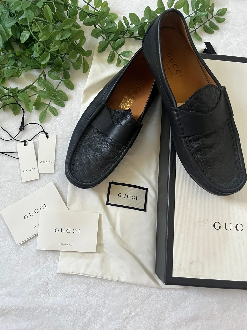 Gucci Black Leather Signature Logo Penny Loafers